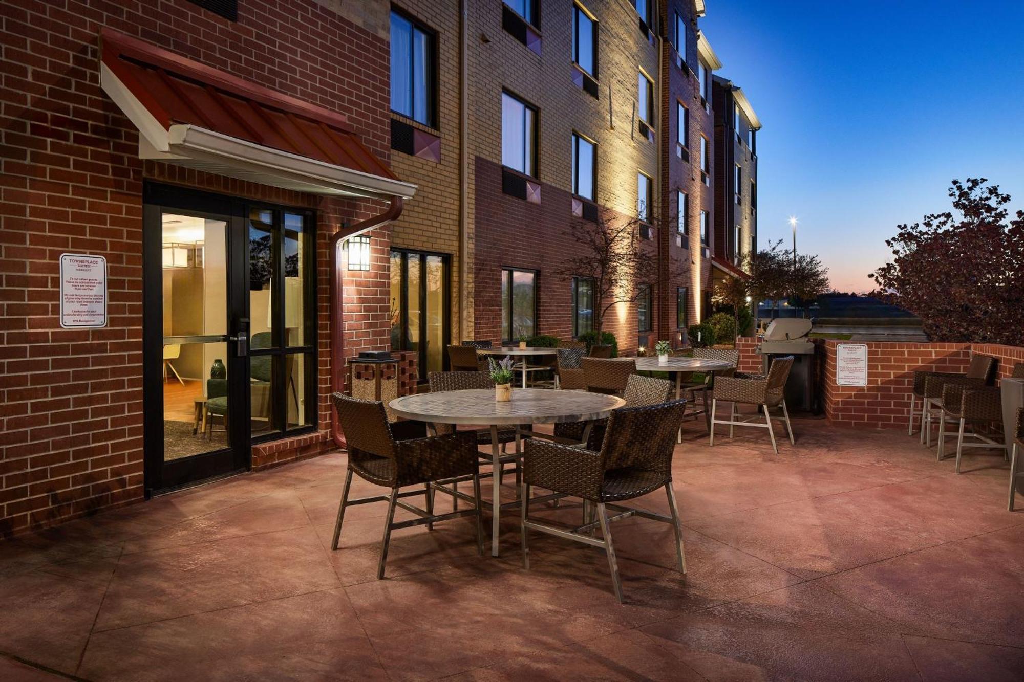 Towneplace Suites By Marriott Garden City Exteriér fotografie